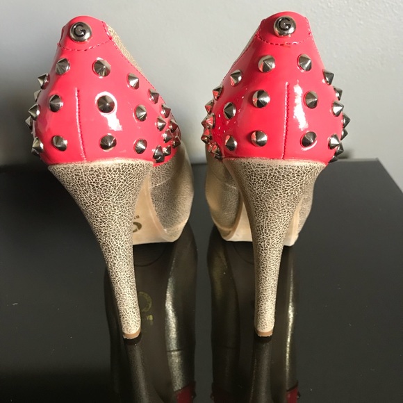G by Guess Peep Toe Pumps - Picture 3 of 6